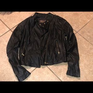 Leather women jacket in great condition